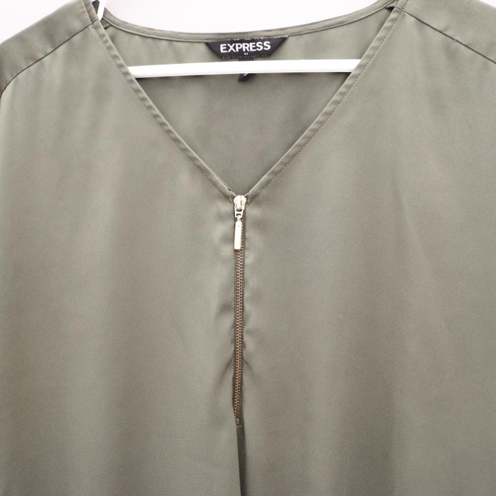 Express Top/blouse - Picture 2 of 6